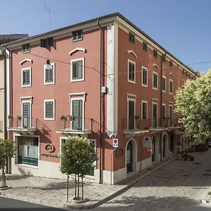 Hotel Montreal, Ragusa